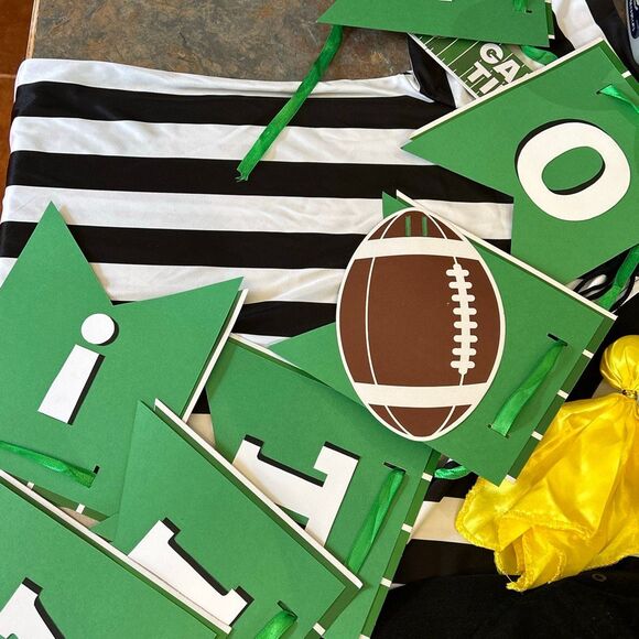 Referee Outfit Woman’s Medium - Picture 5 of 6